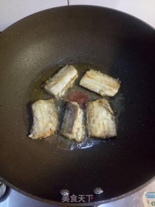 蒜香焖带鱼的做法步骤：4