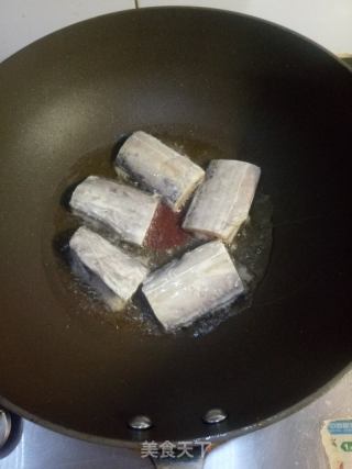 蒜香焖带鱼的做法步骤：3
