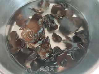菠菜鸡蛋饺子的做法步骤：2