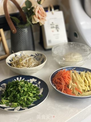 简单易做、柔软筋道的春饼的做法步骤：3