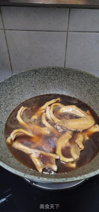 花菇焖鸭掌的做法步骤：8