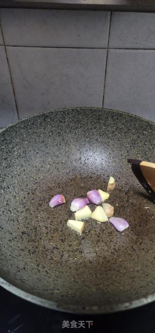 花菇焖鸭掌的做法步骤：5