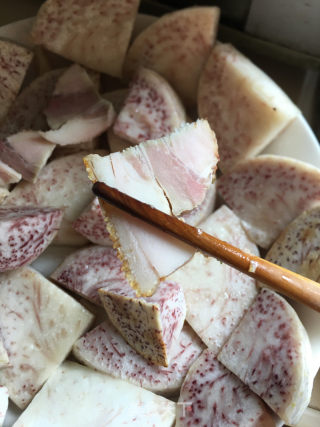 烧五花肉豆豉蒸芋头的做法步骤：6