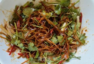 香菜葱白拌咸菜的做法步骤：6