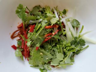 香菜葱白拌咸菜的做法步骤：4