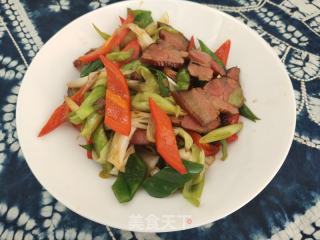 蒜苗炒腊肉的做法步骤：14