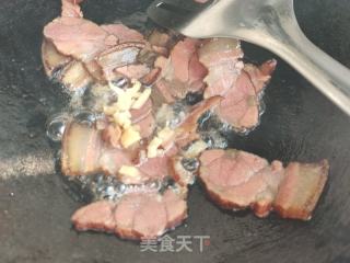 蒜苗炒腊肉的做法步骤：7