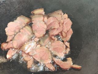 蒜苗炒腊肉的做法步骤：6