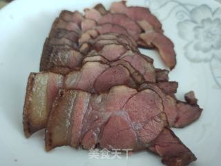 蒜苗炒腊肉的做法步骤：3