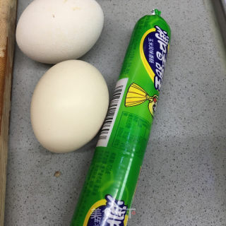 鸡蛋火腿炒饭的做法步骤：1