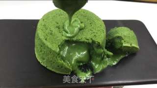 抹茶流心蛋糕，一勺挖下去，暖胃又暖心，大爱抹茶！的做法步骤：13