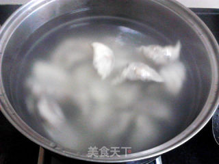 葱香腊肉蘑菇水饺的做法步骤：16