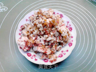 葱香腊肉蘑菇水饺的做法步骤：5