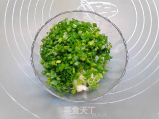 葱香腊肉蘑菇水饺的做法步骤：4