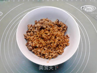 葱香腊肉蘑菇水饺的做法步骤：3