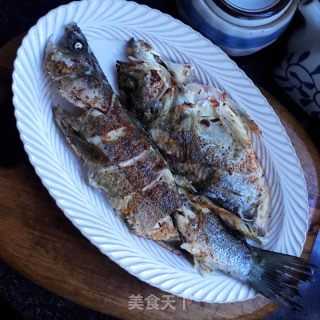 盐煎海鲈鱼的做法步骤：12