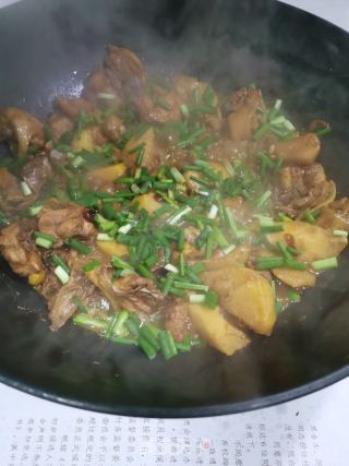 毛毛薯焖鸡肉的做法步骤：11