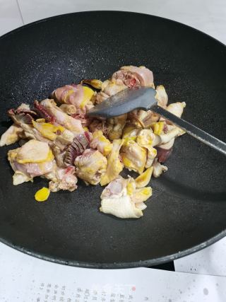 毛毛薯焖鸡肉的做法步骤：6