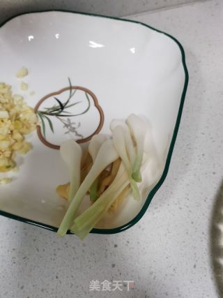 毛毛薯焖鸡肉的做法步骤：3