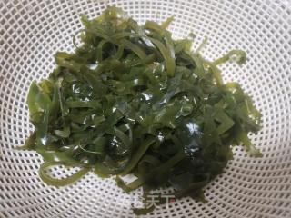 白萝卜炒海带丝的做法步骤：1