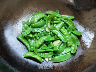 荷兰豆炒腊肠的做法步骤：5