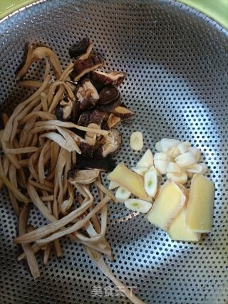 腊鸭火锅的做法步骤：4