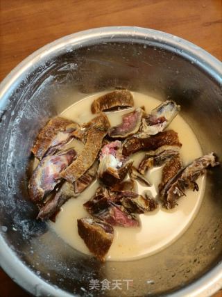 腊鸭火锅的做法步骤：2