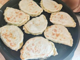韭菜虾仁盒子的做法步骤：17
