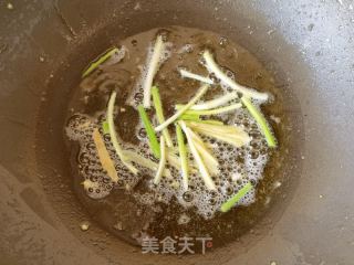 青红椒鸡蛋炒扇贝肉的做法步骤：6