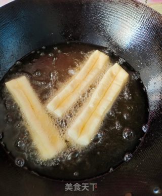 家庭炸油条的做法步骤：6