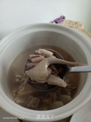 鸽子干鱿鱼萝卜汤的做法步骤：8