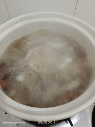 鸽子干鱿鱼萝卜汤的做法步骤：7