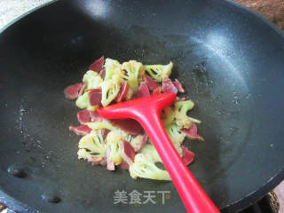 香卤鸭肫炒花菜的做法步骤：7
