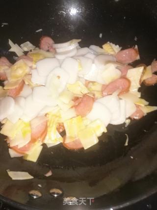 笋子鹿肉香肠炒年糕的做法步骤：11