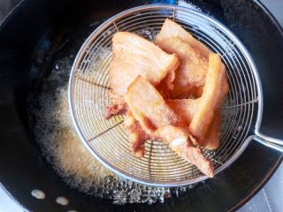 炸五花肉片的做法步骤：7