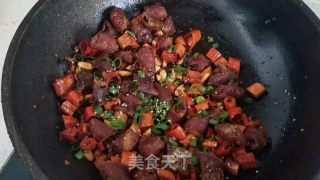 香酥辣子肥肠的做法步骤：12