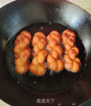 曾经的小零食——麻花的做法步骤：16