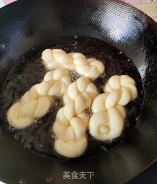 曾经的小零食——麻花的做法步骤：15
