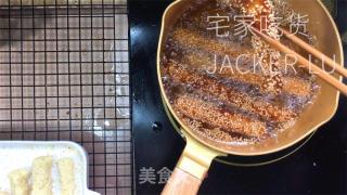 土豆泥薯条，简易零失败，入口香酥脆，沾一口番茄酱超级过瘾。的做法步骤：9