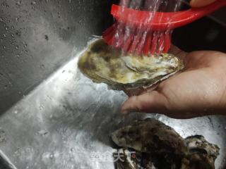 白灼生蚝的做法步骤：1
