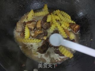 五花肉烩土豆的做法步骤：9