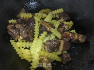 五花肉烩土豆的做法步骤：6
