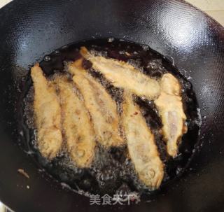 初一——油炸酥脆小黄鱼的做法步骤：3
