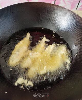 初一——油炸酥脆小黄鱼的做法步骤：2