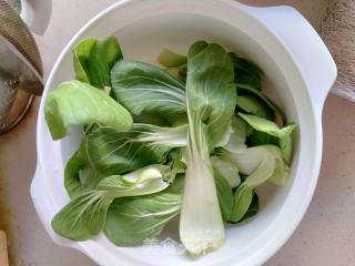 金针菇油菜粉丝汤的做法步骤：2