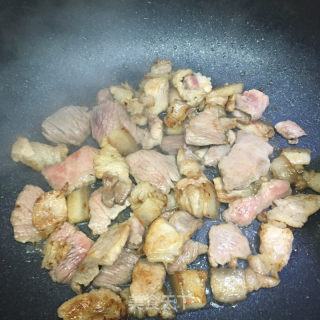五花肉炒腐竹鹿茸菇的做法步骤：4