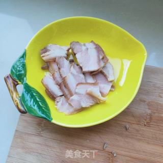 蒜苗回锅肉的做法步骤：3