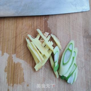 腰缠万贯、炸带鱼的做法步骤：2