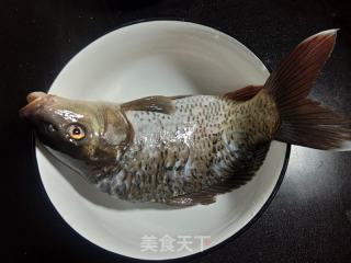 浇汁鲤鱼的做法步骤：1