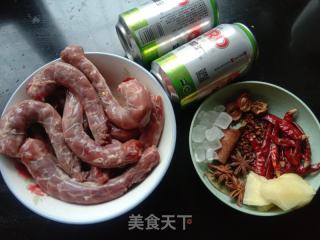 卤鸭脖的做法步骤：1